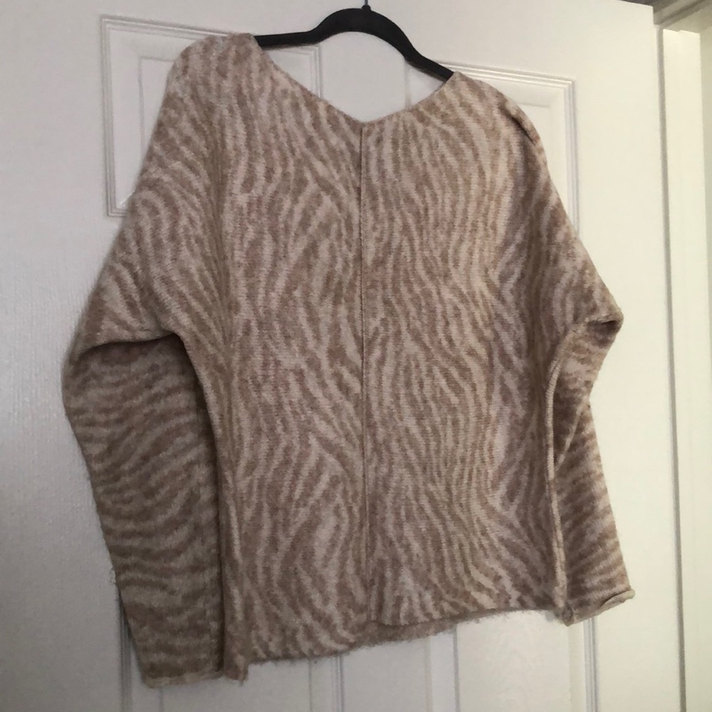 Women's Beige Patterned Sweater - image 3